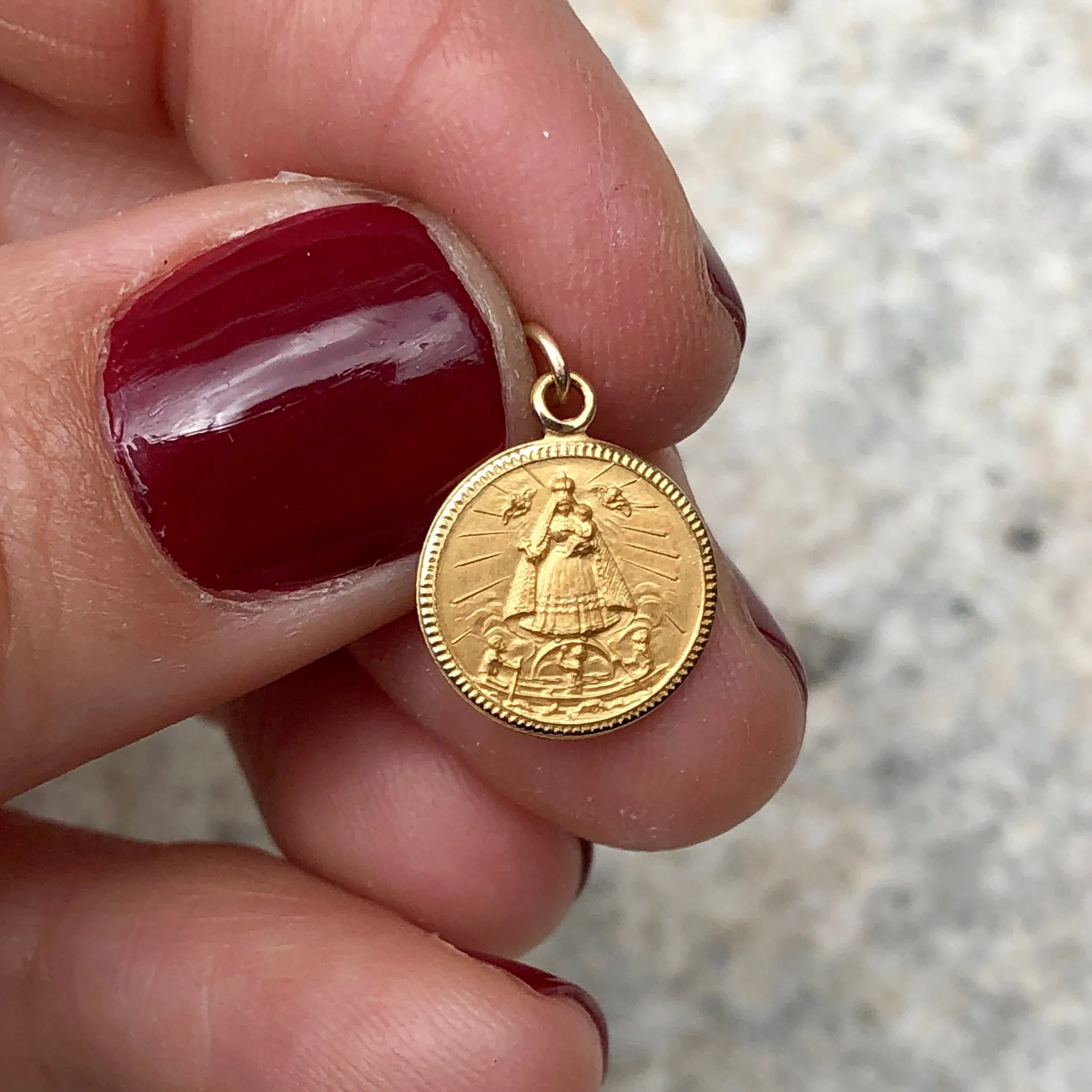 Caridad del Cobre Medal Simple